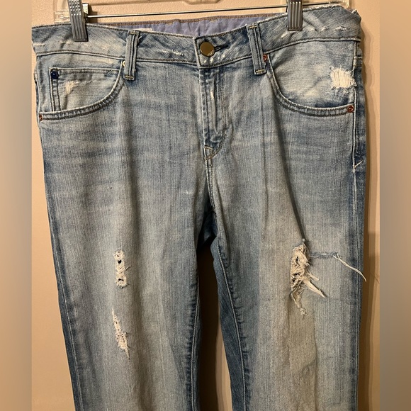 Women’s Gap 1969 Distressed Jeans. - Picture 4 of 11